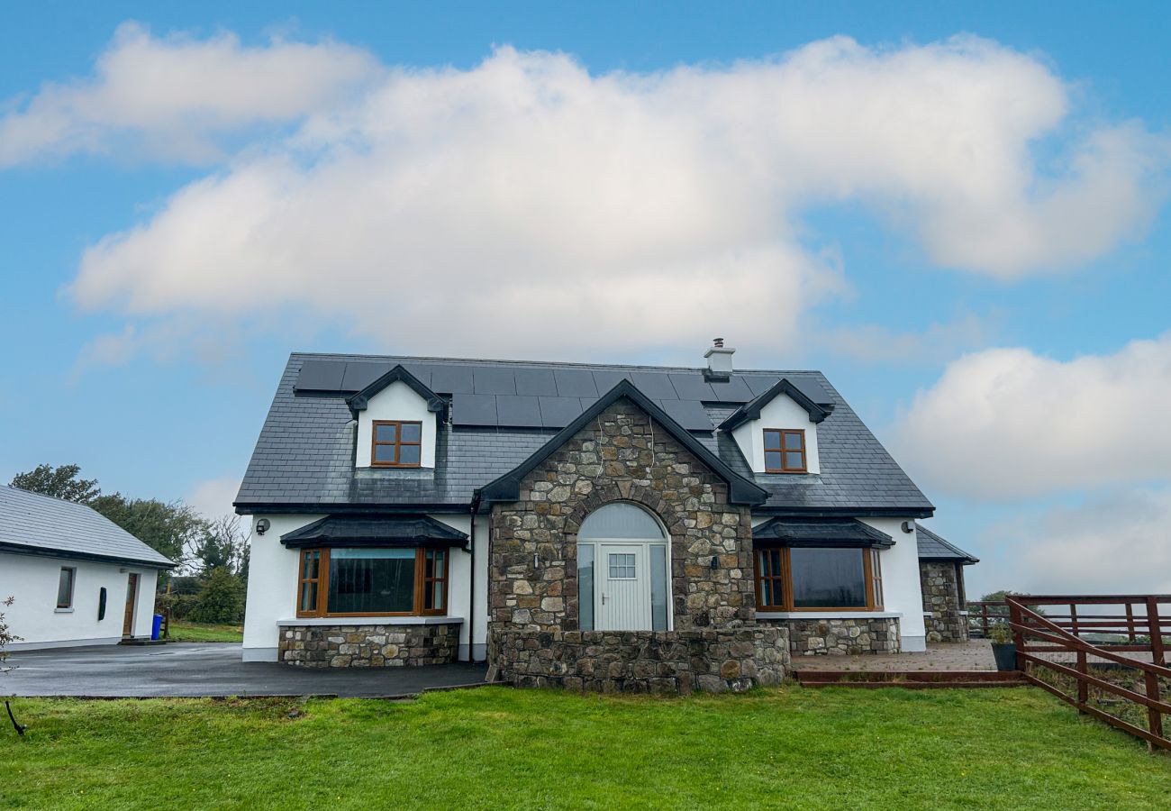 House in Rosmuck - Hawthorn House Connemara