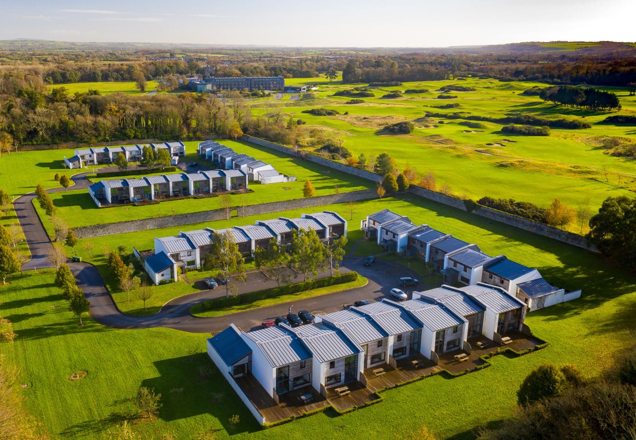  Castlemartyr Holiday Lodges, Modern Pet Friendly Holiday Accommodation in Castlemartyr, County Cork 