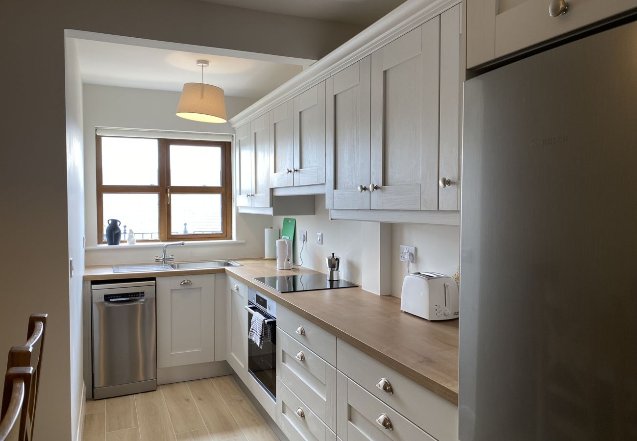 Clifden Town Holiday Apartment. Well finished fully equipped modern kitchen. 