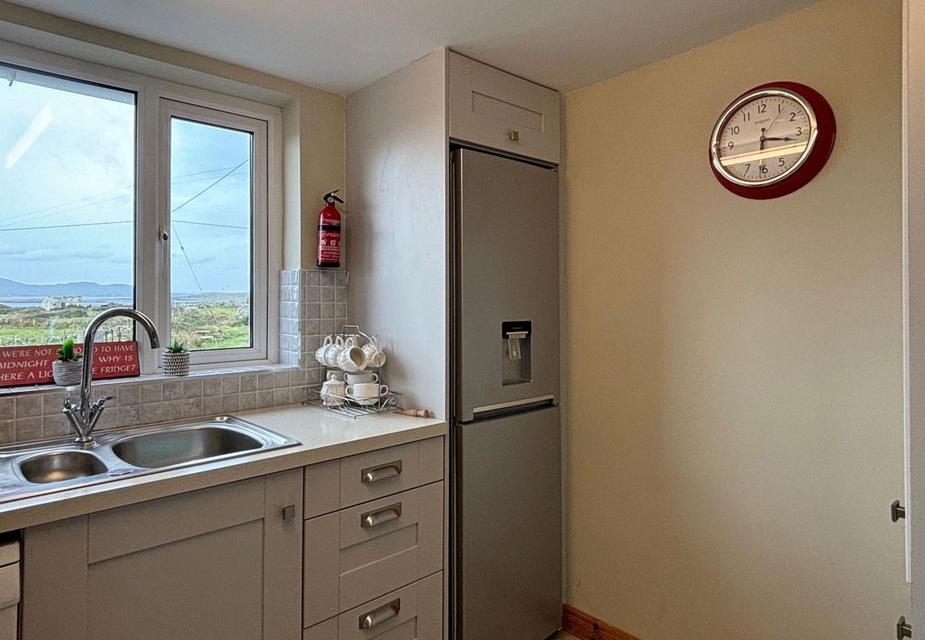 Conroy's Cottage Carna. Modern kitchen, all appliances. Views. 